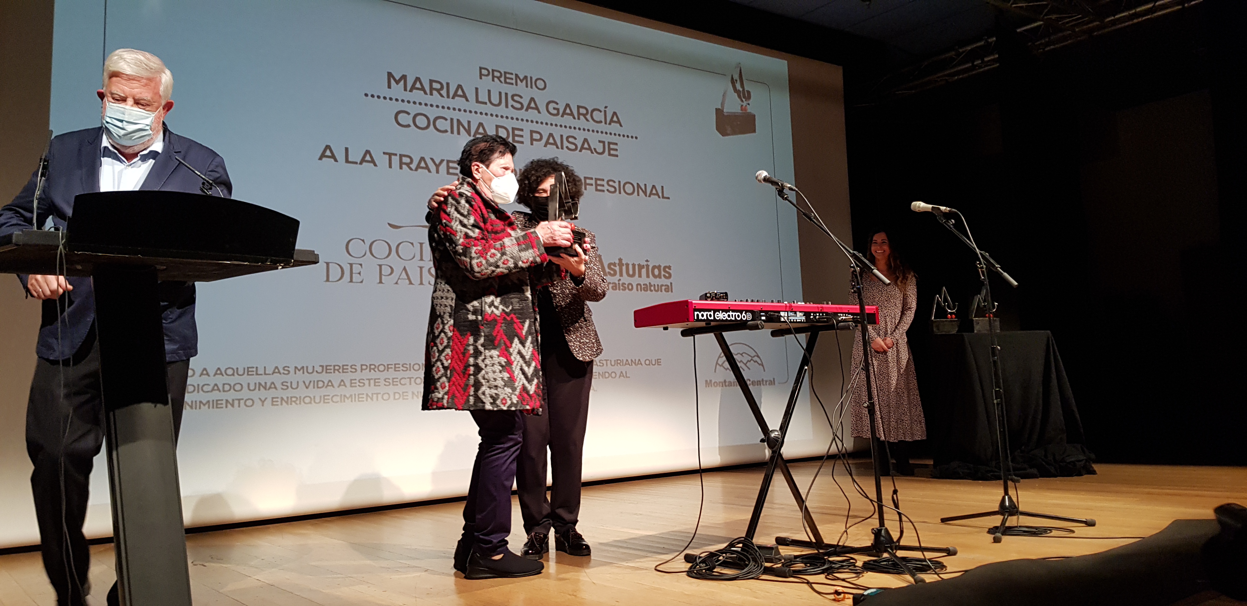 Cristina Buznego recibe el premio Mª Luisa a la trayectoria profesional